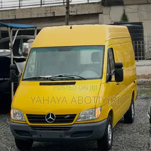 Mercedes-Benz Sprinter 2005 Yellow