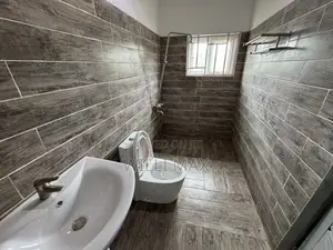 3bdrm Bungalow in Amrahia, Adenta for rent