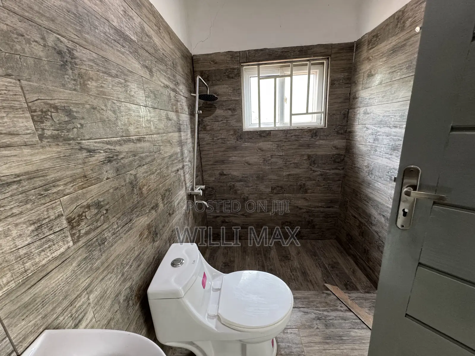 3bdrm Bungalow in Amrahia, Adenta for rent