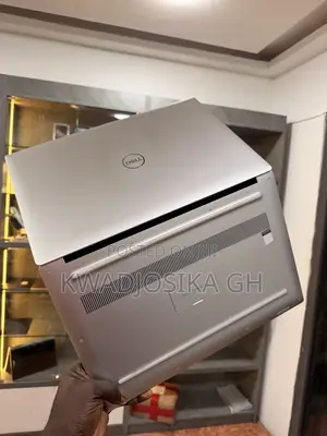 Laptop Dell Precision 15 5540 16GB Intel Core i7 SSD 512GB