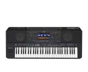 Yamaha PSR SX 700