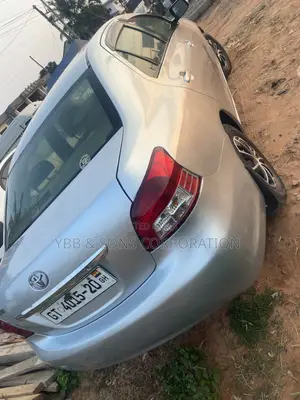 Toyota Belta 2010 Silver