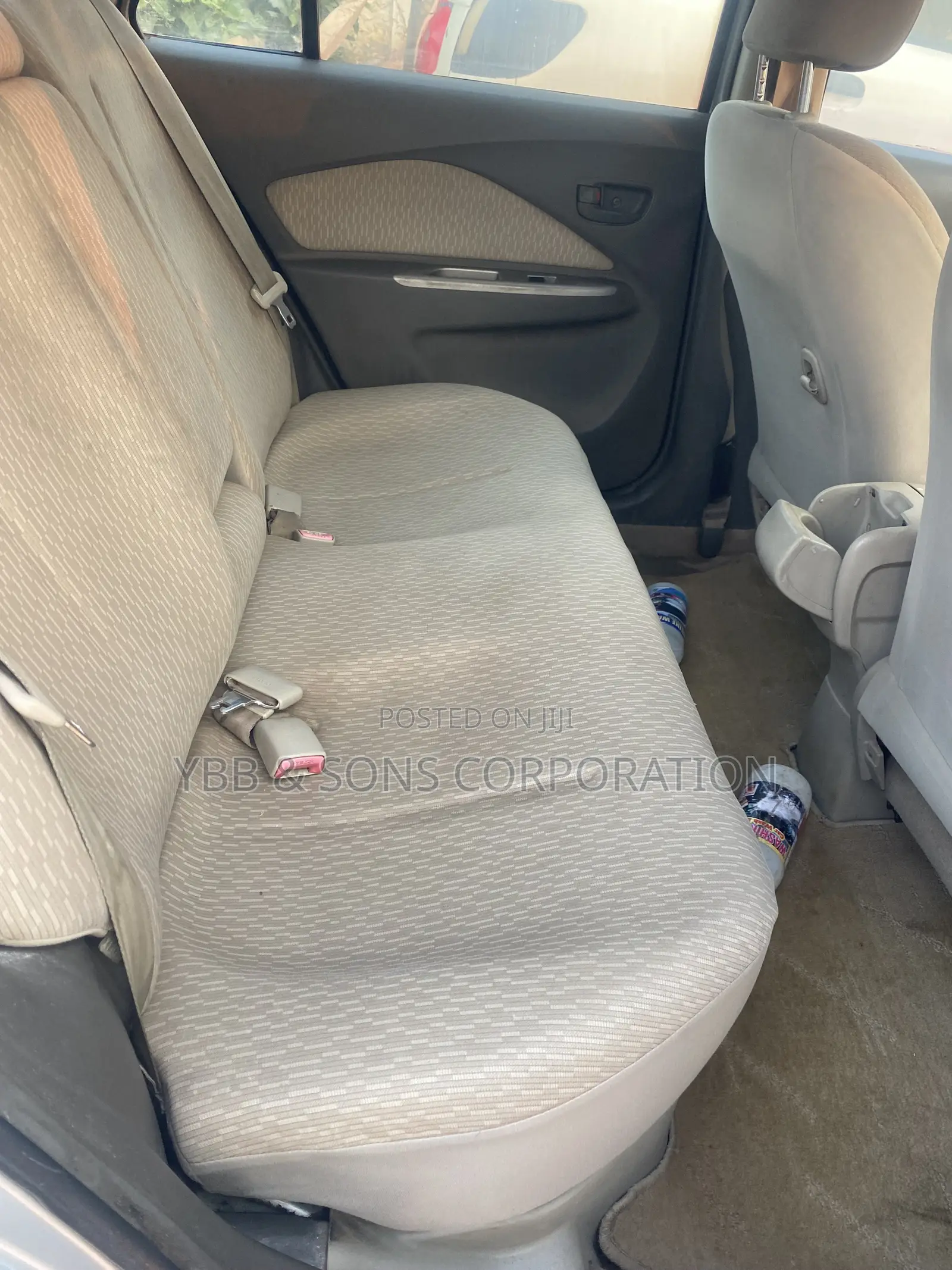 Toyota Belta 2010 Silver