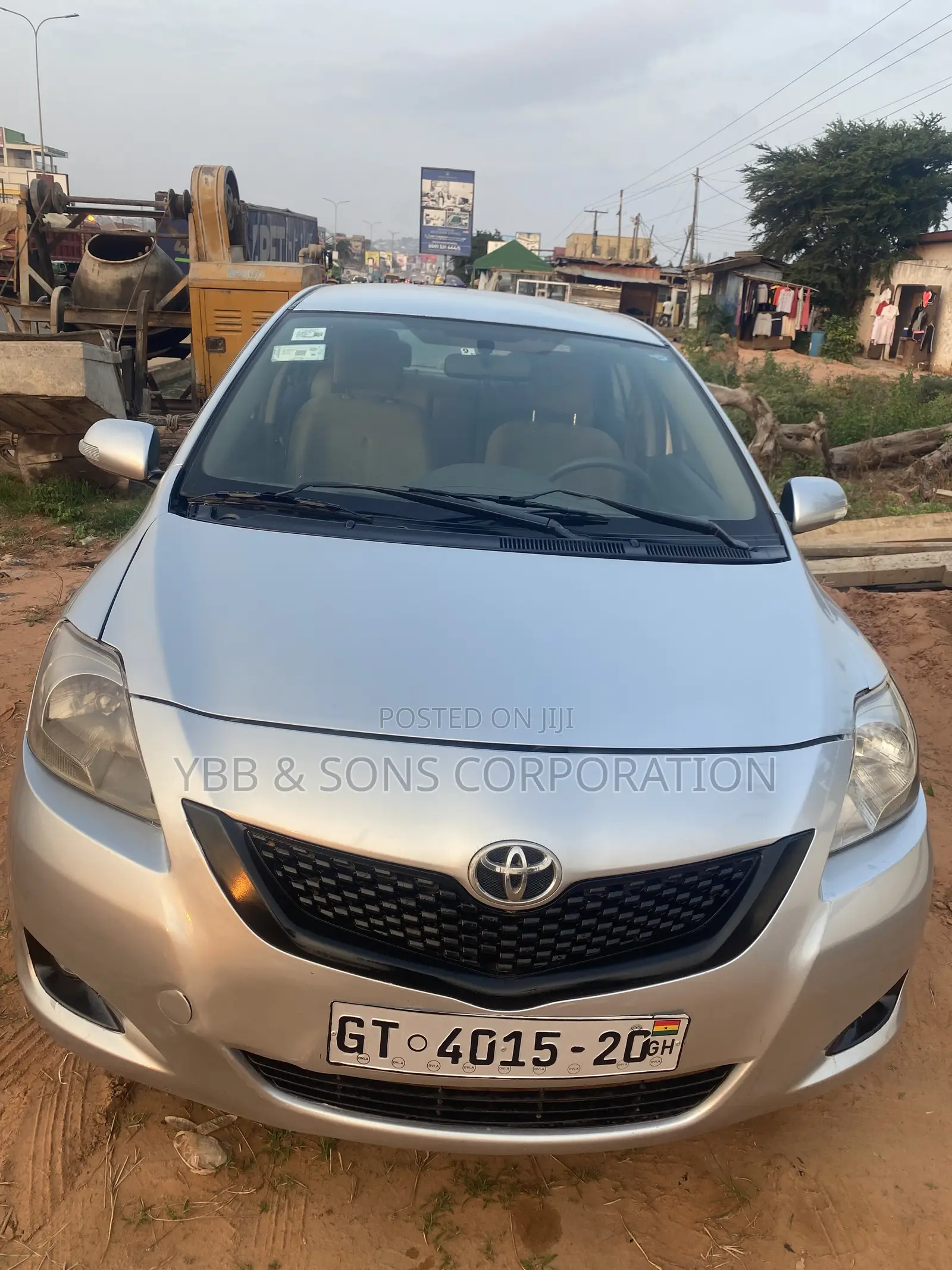 Toyota Belta 2010 Silver