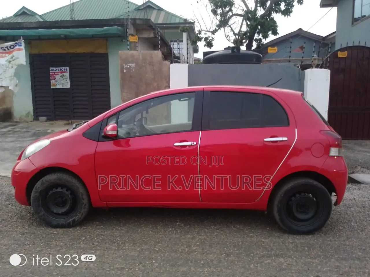 Toyota Vitz 1.3 AWD 3dr 2010 Red