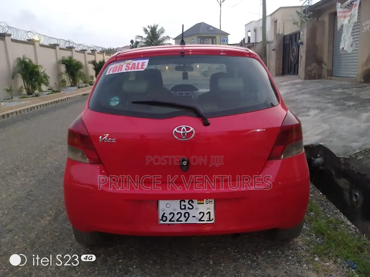 Toyota Vitz 1.3 AWD 3dr 2010 Red