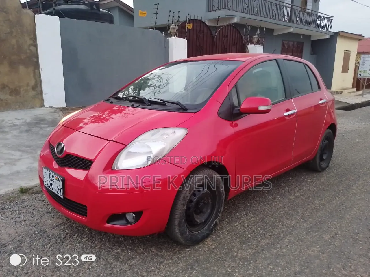 Toyota Vitz 1.3 AWD 3dr 2010 Red