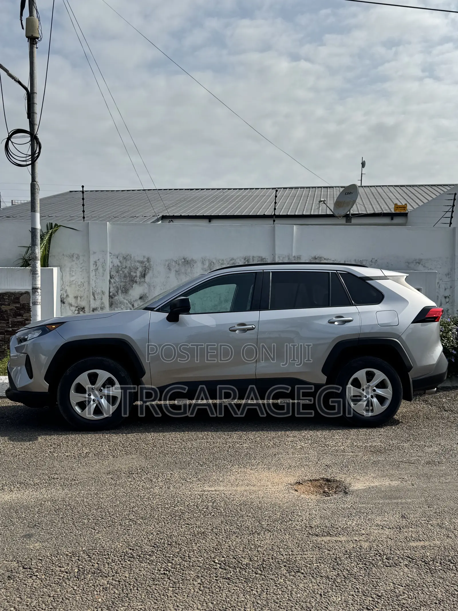 Toyota RAV4 LE FWD 2020 Gray