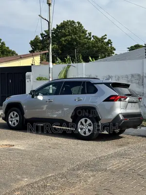 Toyota RAV4 LE FWD 2020 Gray