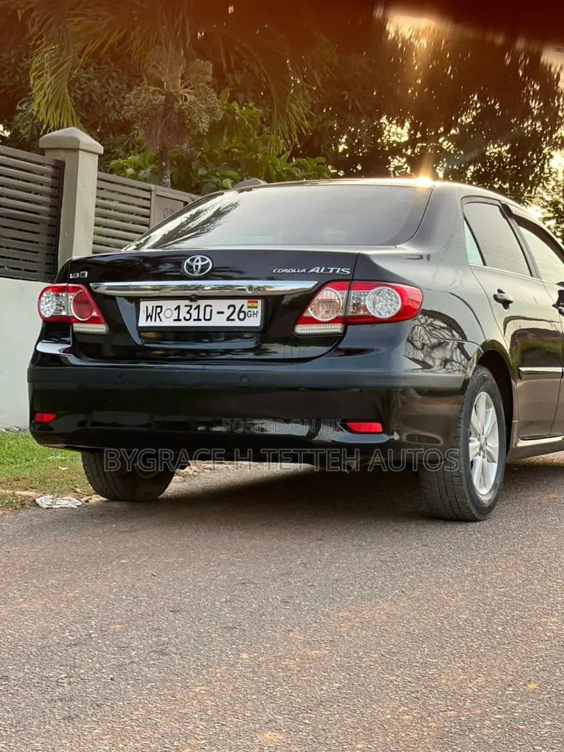 Toyota Corolla LE Special Edition 4dr Sedan (1.8L 4cyl 4A) 2013 Black