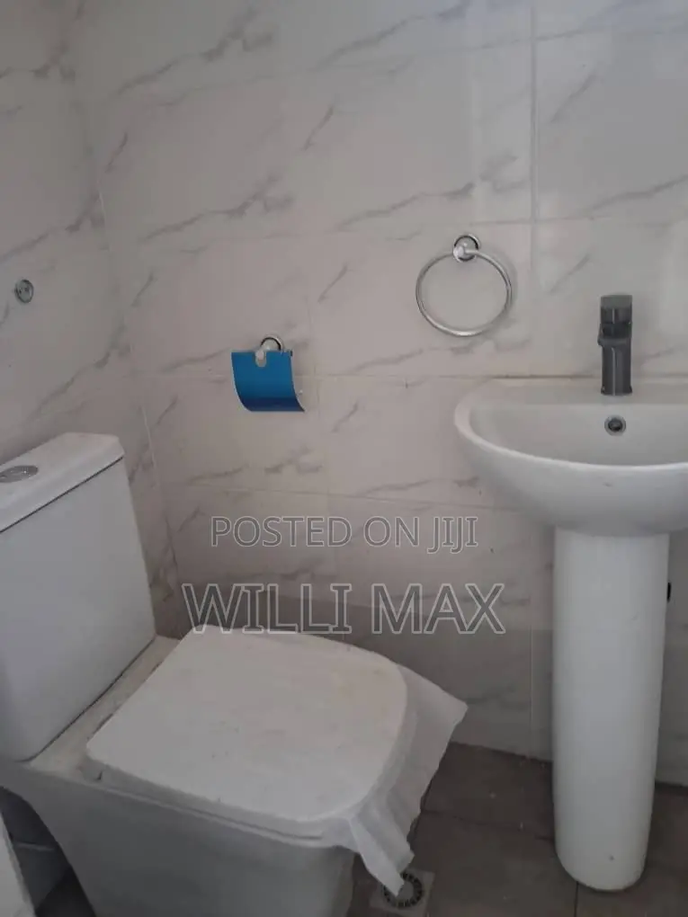 3bdrm Bungalow in Kuntunse Satellite, Amasaman for sale
