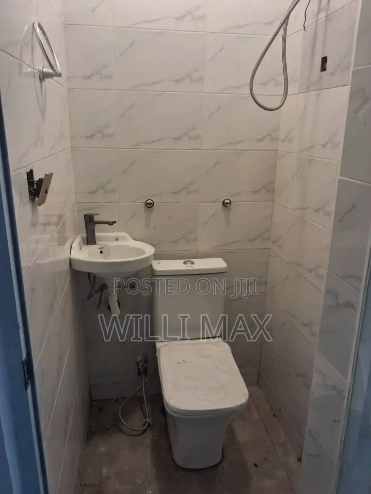 3bdrm Bungalow in Kuntunse Satellite, Amasaman for sale