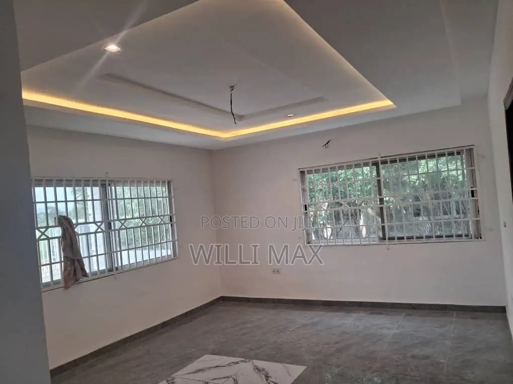 3bdrm Bungalow in Kuntunse Satellite, Amasaman for sale