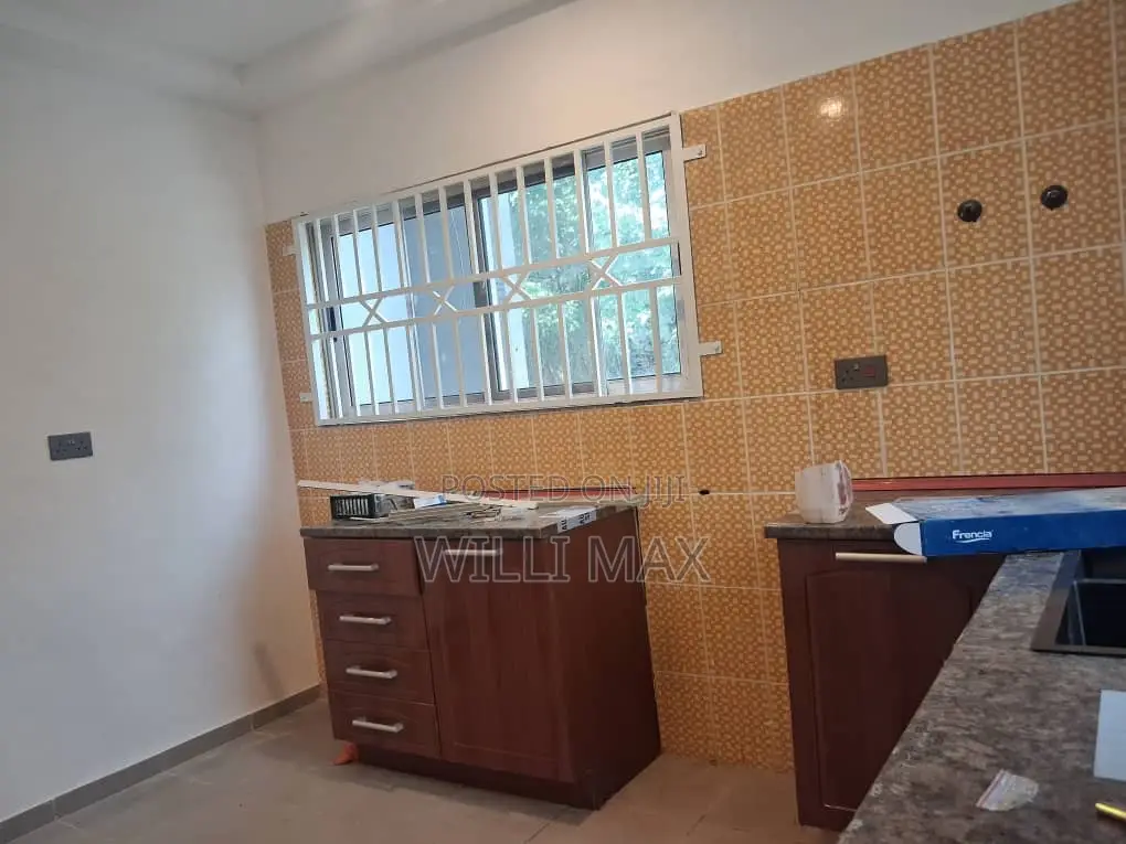 3bdrm Bungalow in Kuntunse Satellite, Amasaman for sale