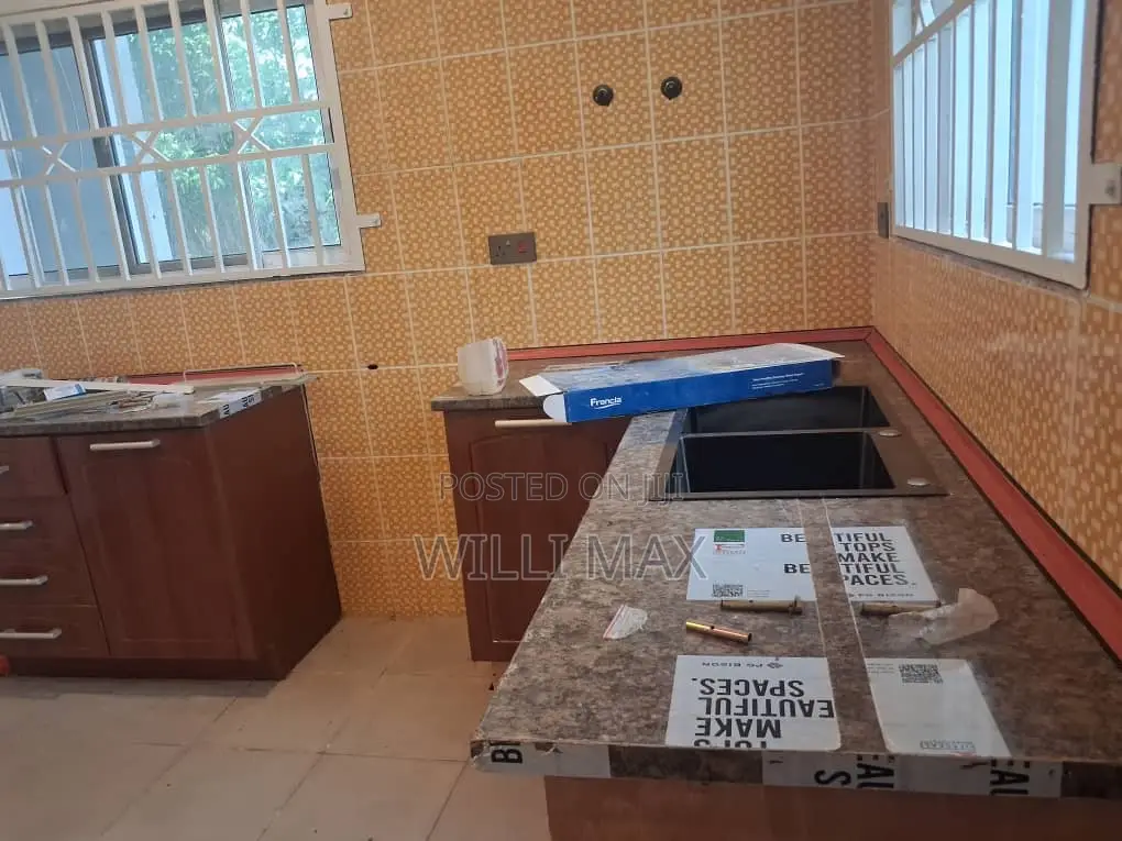 3bdrm Bungalow in Kuntunse Satellite, Amasaman for sale