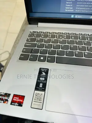 Laptop Lenovo IdeaPad 1 8GB AMD Ryzen 3 SSD 256GB