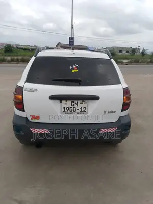 Pontiac Vibe 2010 White