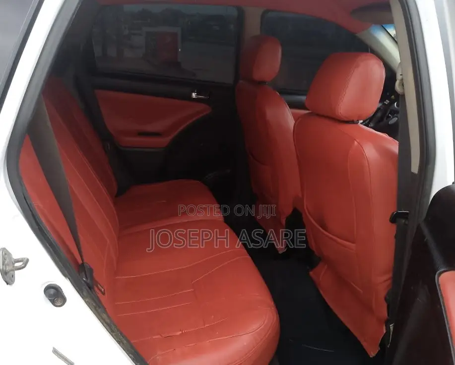 Pontiac Vibe 2010 White