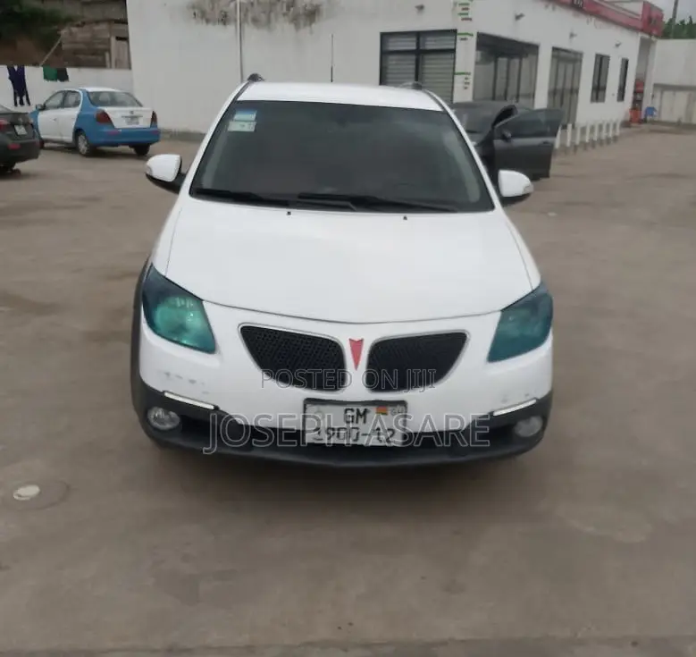 Pontiac Vibe 2010 White