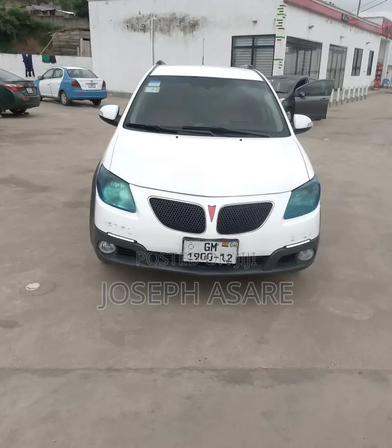 Pontiac Vibe 2010 White