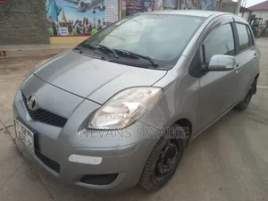 Toyota Vitz 2010 Gray