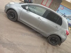 Toyota Vitz 2010 Gray