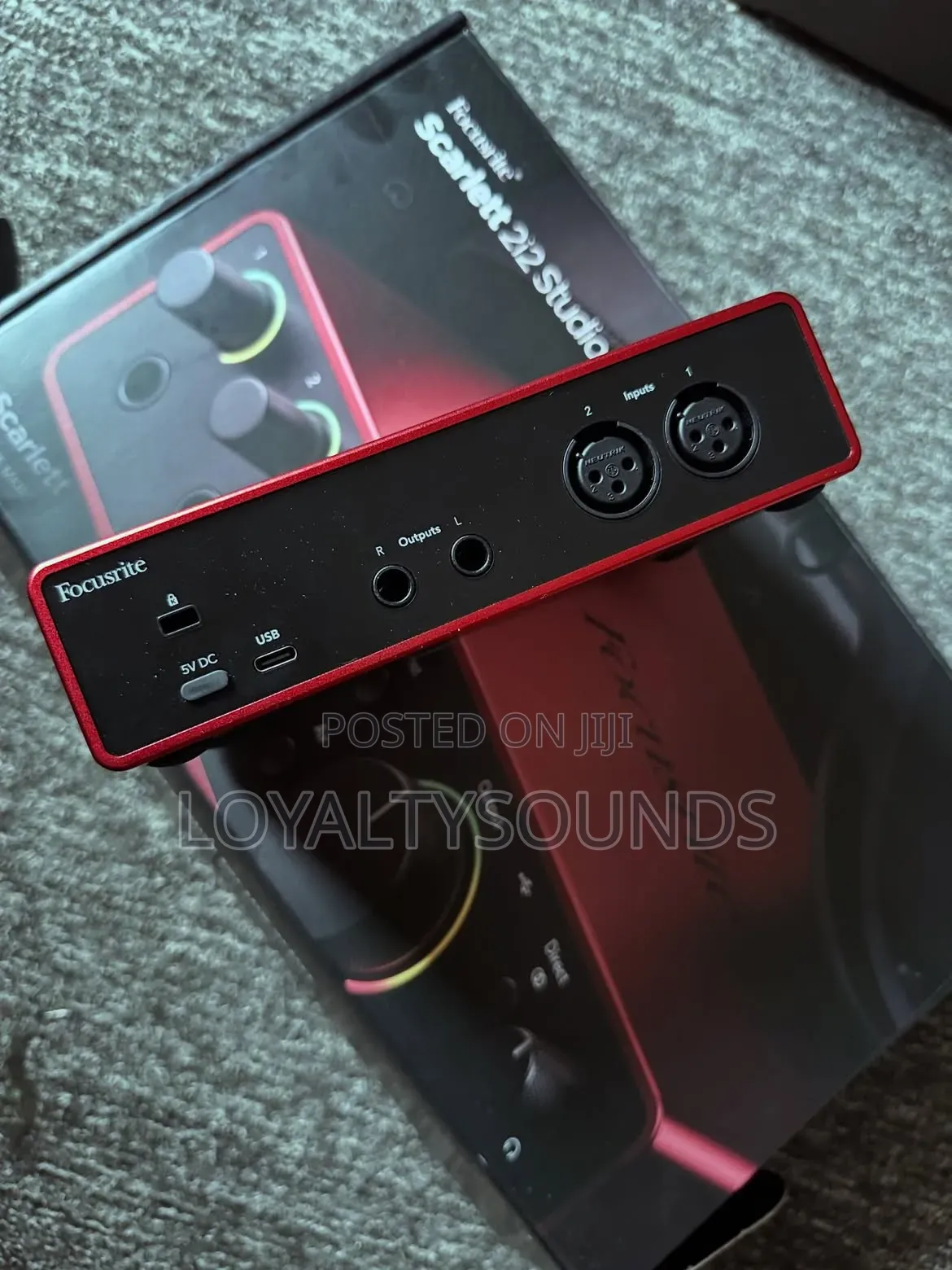 Focusrite Scarlett 2i2 4th Generation Studio Bundle