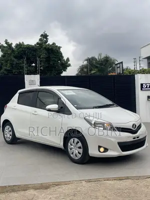 Toyota Vitz 1.3 AWD 3dr 2013 White