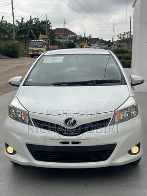 Toyota Vitz 1.3 AWD 3dr 2013 White