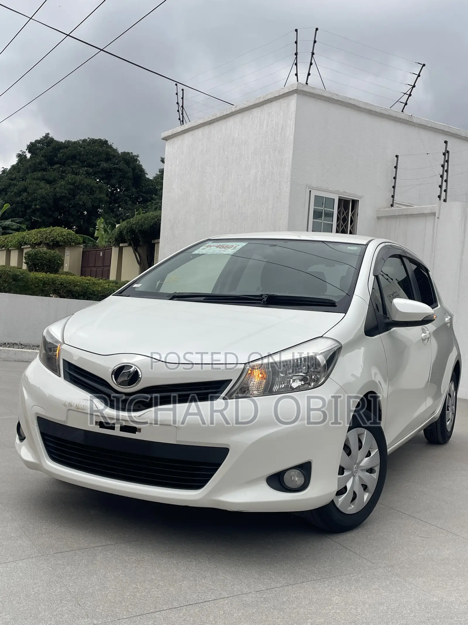 Toyota Vitz 1.3 AWD 3dr 2013 White