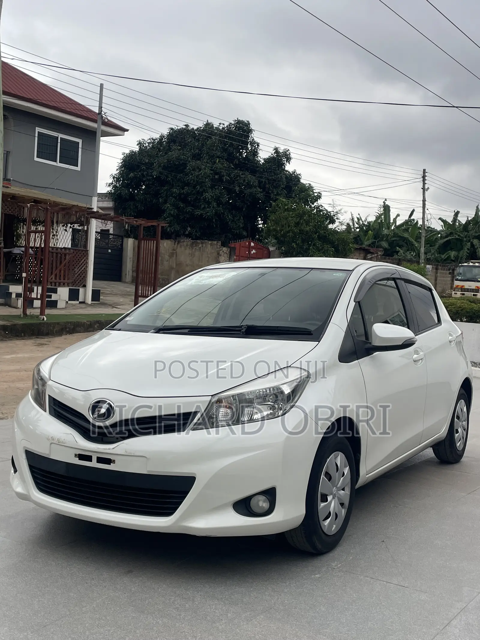 Toyota Vitz 1.3 AWD 3dr 2013 White