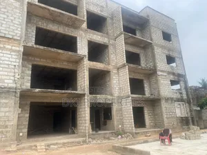 2bdrm Block of Flats in Dki Properties, Baatsona Total for sale