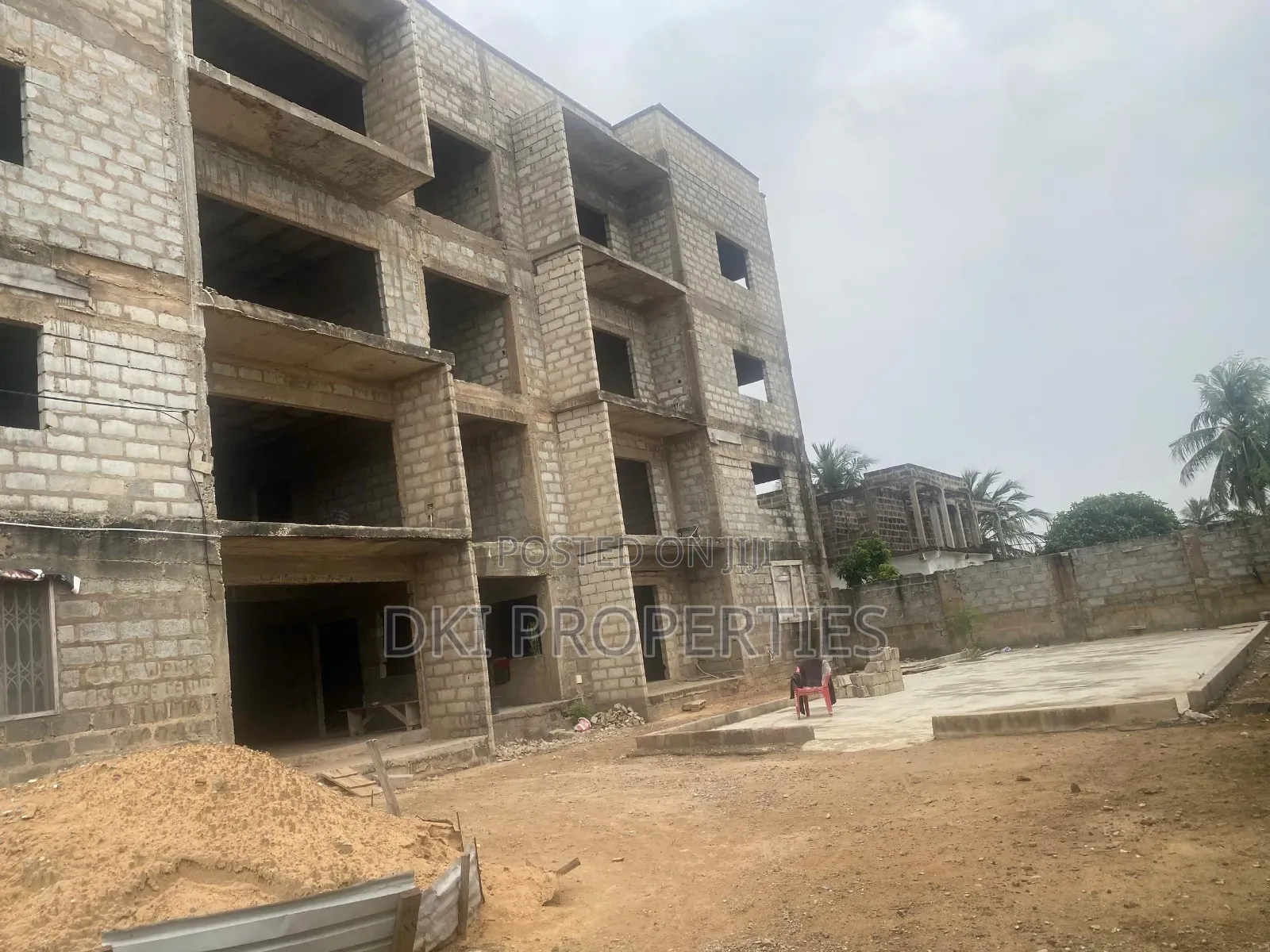 2bdrm Block of Flats in Dki Properties, Baatsona Total for sale