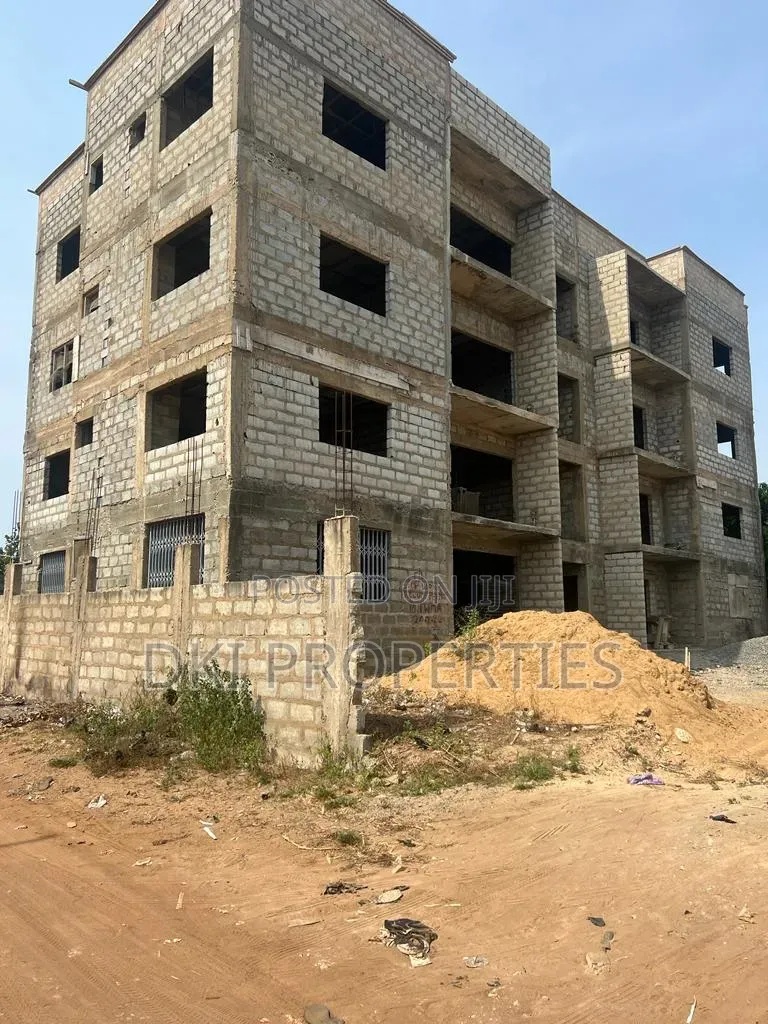 2bdrm Block of Flats in Dki Properties, Baatsona Total for sale