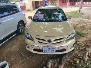 Toyota Corolla S Special Edition 4dr Sedan (1.8L 4cyl 4A) 2013 Beige