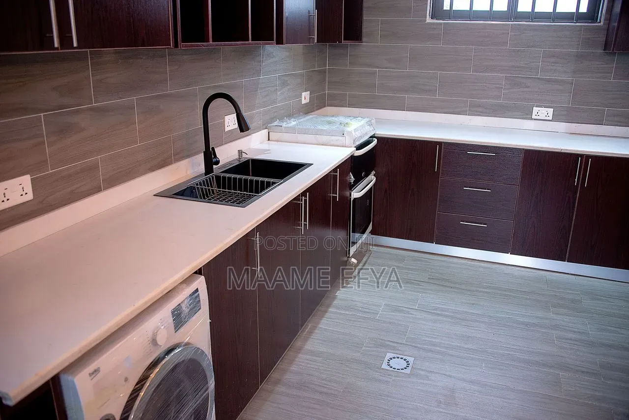 4bdrm House in Oyarifa, Accra Metropolitan for sale