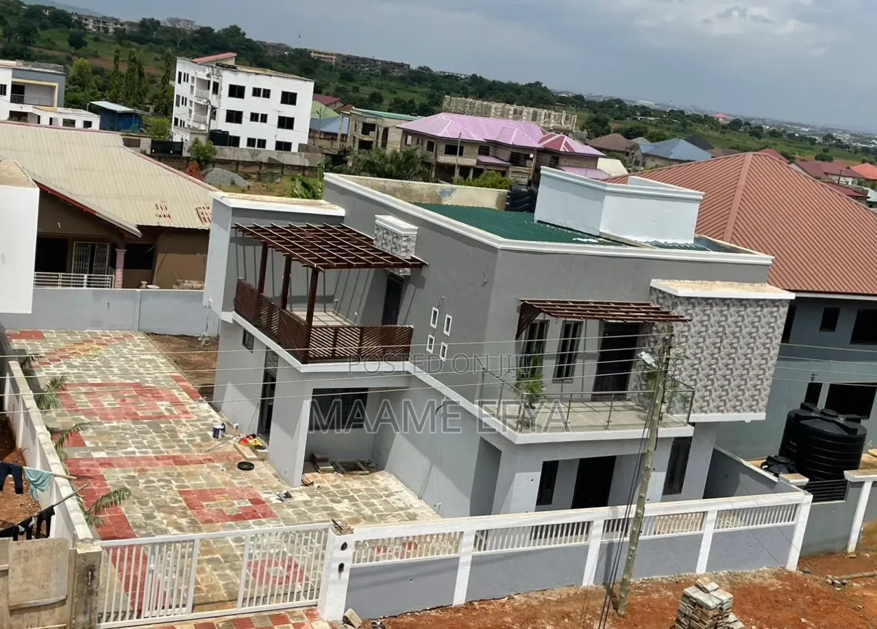 4bdrm House in Oyarifa, Accra Metropolitan for sale