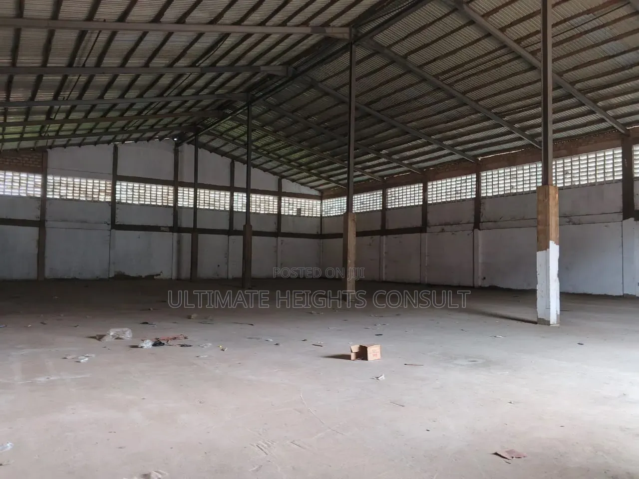 Warehouse 1500 Square Meters for Rent at Spintex