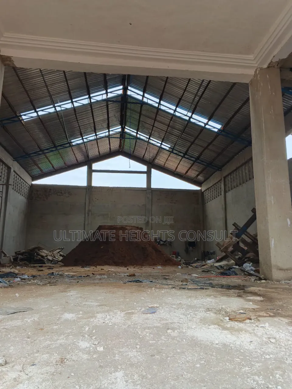 Warehouse 1500 Square Meters for Rent at Spintex