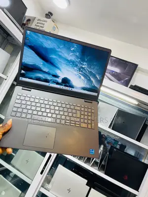 Laptop Dell Vostro 3500 8GB Intel Core i5 SSD 512GB