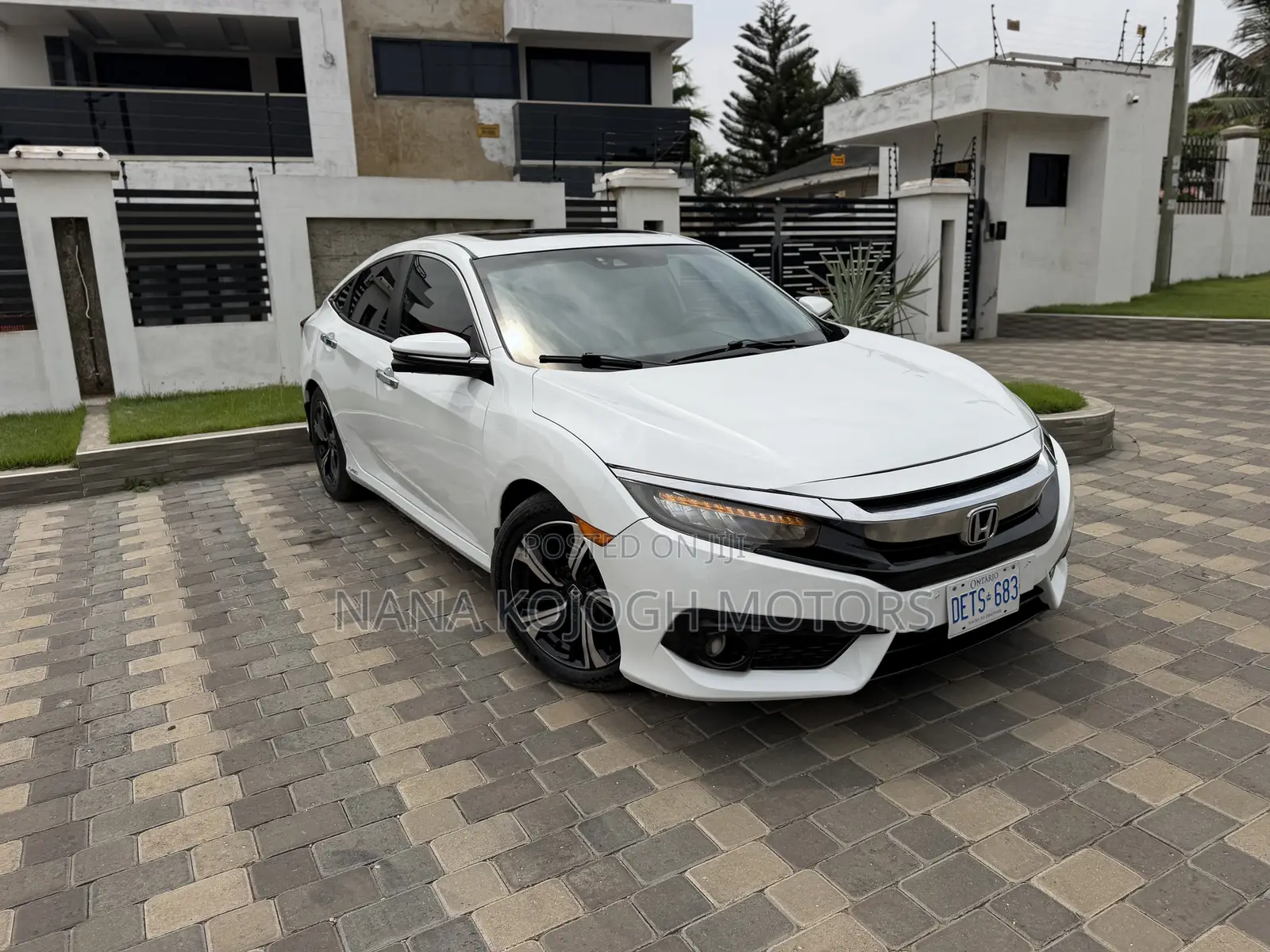 Honda Civic Touring 4dr Sedan (1.5L 4cyl) 2017 White