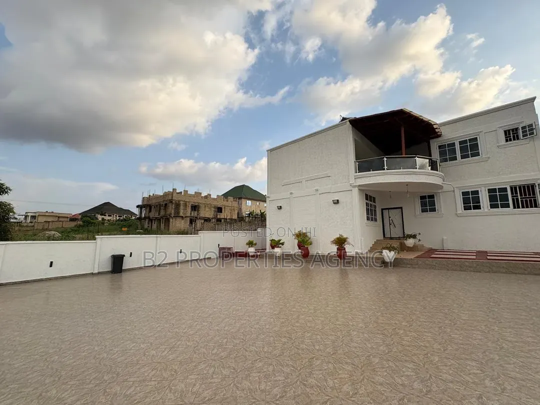 Furnished 6bdrm Mansion in B2 Properties Agency, Kumasi Metropolitan