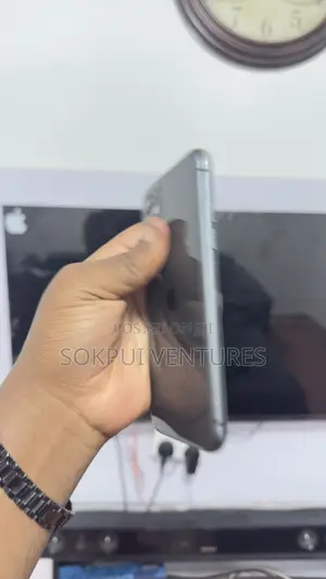 Apple iPhone 11 64 GB Black
