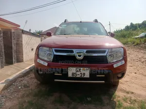 Dacia Duster 2012 Red