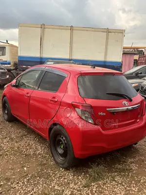 Toyota Vitz 1.3 FWD 3dr 2012 Red