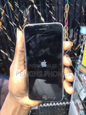Apple iPhone SE (2022) 64 GB Silver