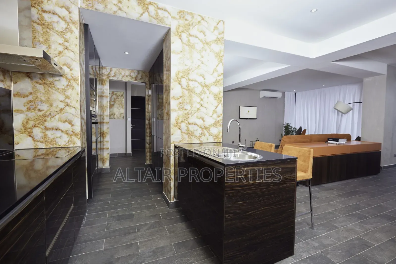 Furnished 20bdrm House in Cantonment, Accra Metropolitan for sale