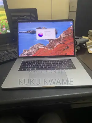 Laptop Apple MacBook Pro 16GB Intel Core i7 SSD 256GB