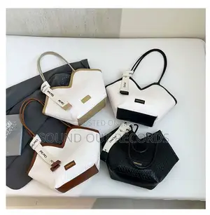 Chia-2nd v-Shaped Hand Bag