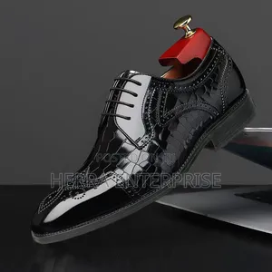 Men's Black Patent Leather Crocodile-Embossed Wingtip Oxford Shoes